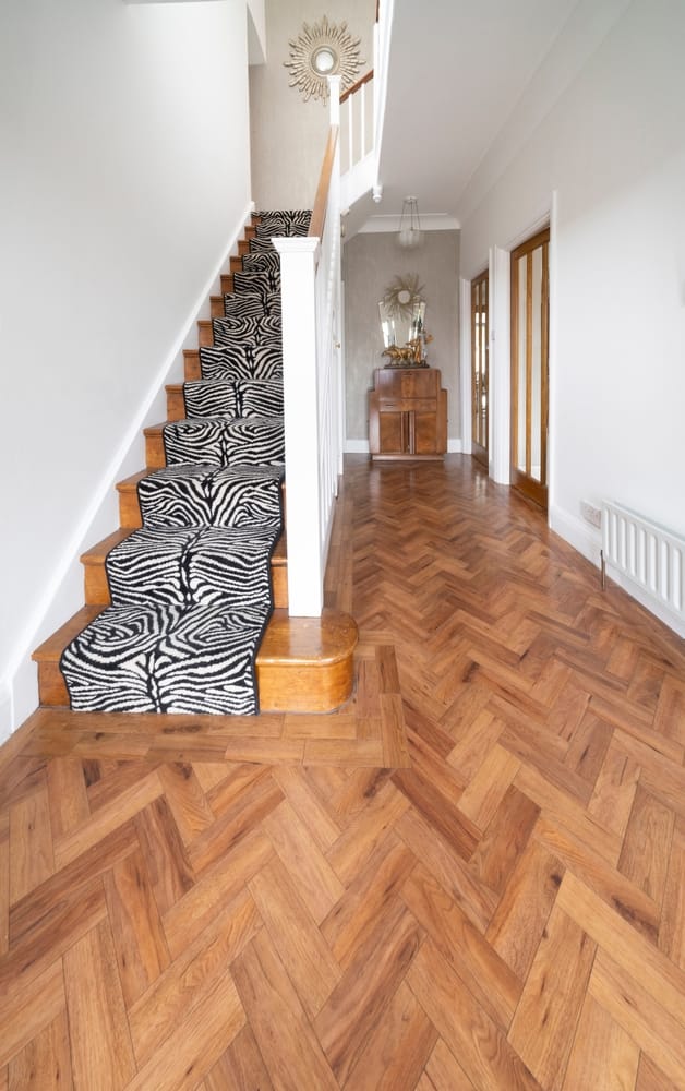 Beautiful,,Stylish,,Traditional,English,Hall,With,Parquet,Floor,And,Zebra